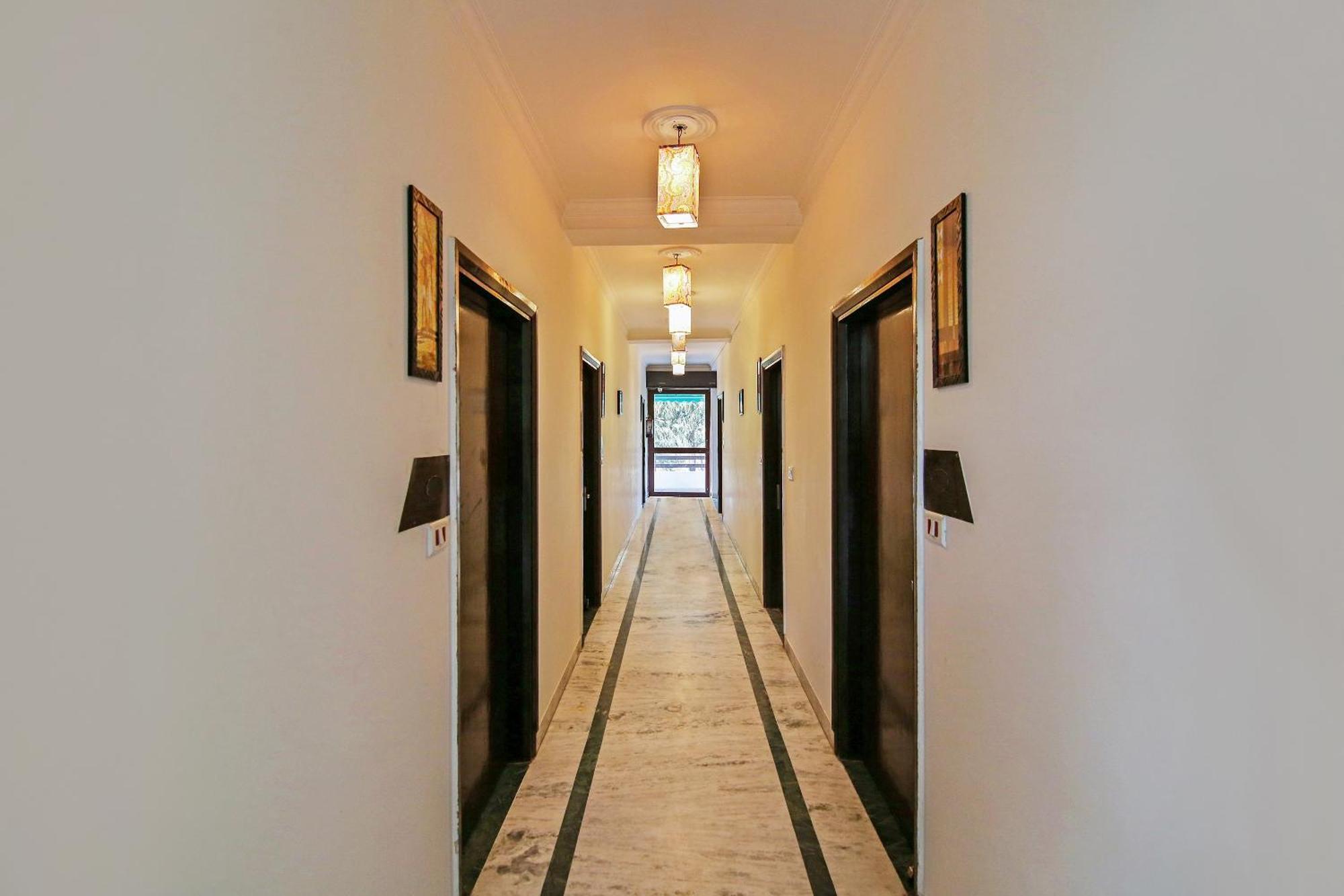 Capital O Tipsyy Near Aravali Biodiversity Park Gurgaon Exterior foto