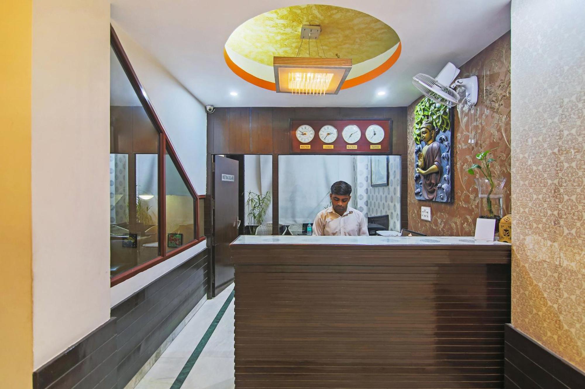 Capital O Tipsyy Near Aravali Biodiversity Park Gurgaon Exterior foto
