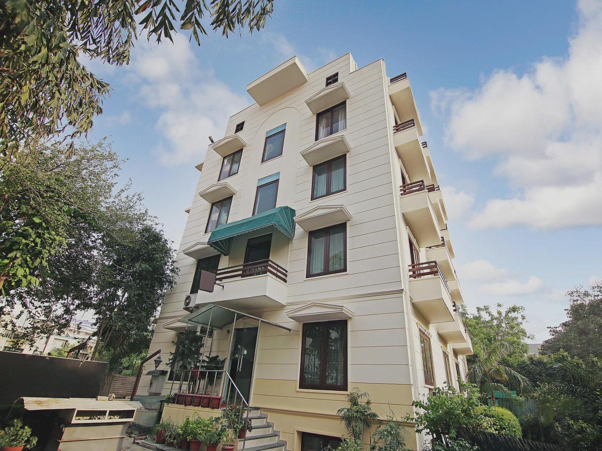 Capital O Tipsyy Near Aravali Biodiversity Park Gurgaon Exterior foto