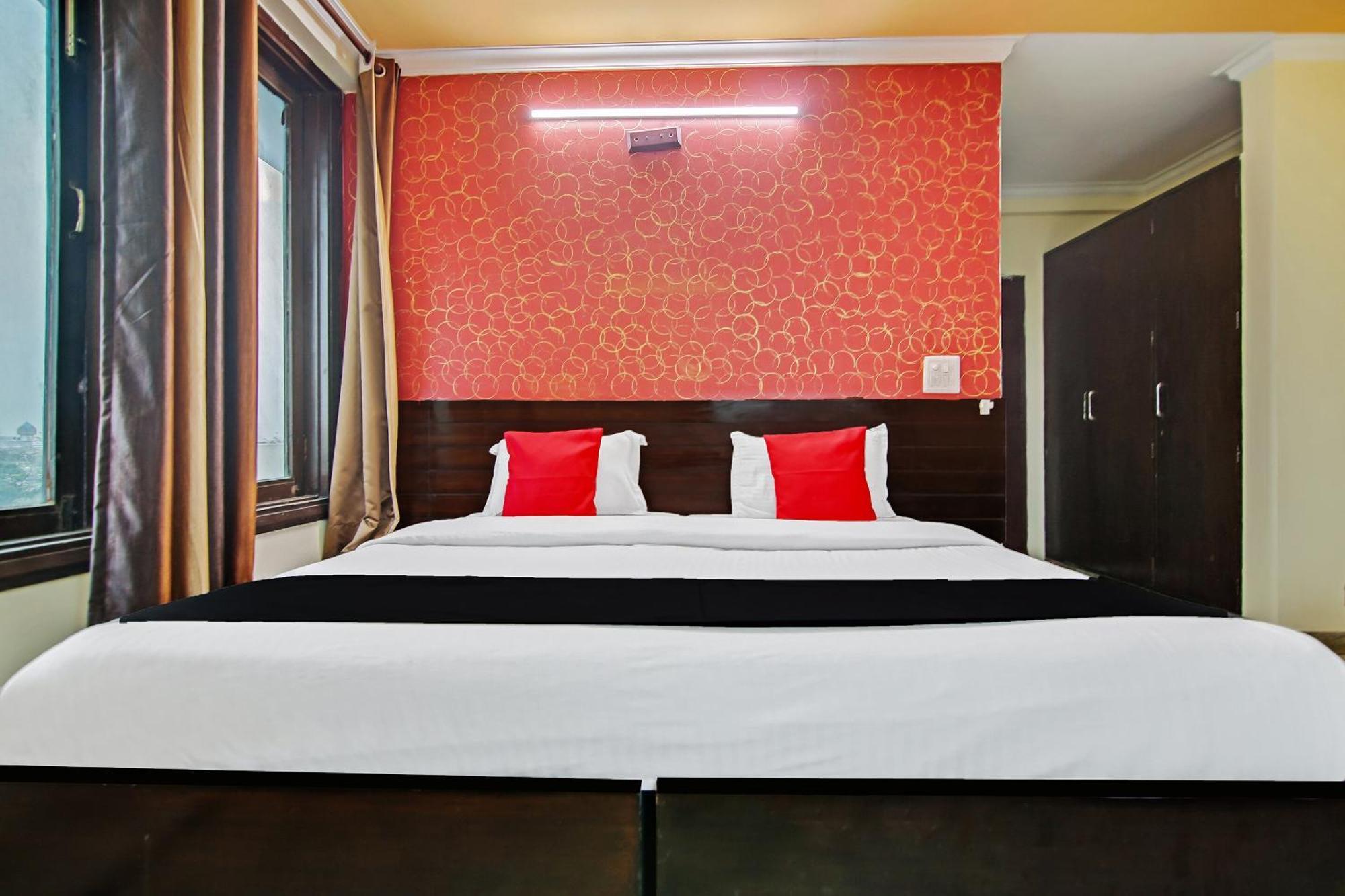 Capital O Tipsyy Near Aravali Biodiversity Park Gurgaon Exterior foto